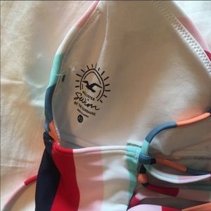Hollister Swim - 🔅Re-Posh Hollister Striped Bikini Top🔅 Hollister Swim - 🔅Re-Posh Hollister Striped Bikini Top🔅